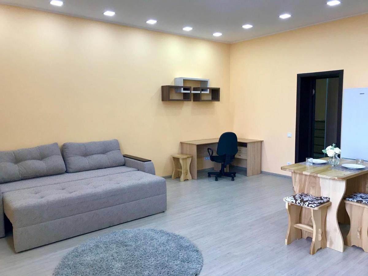 Абсолютно Новая Квартира-Студия В Жк Барский Zarvantsy Ngoại thất bức ảnh