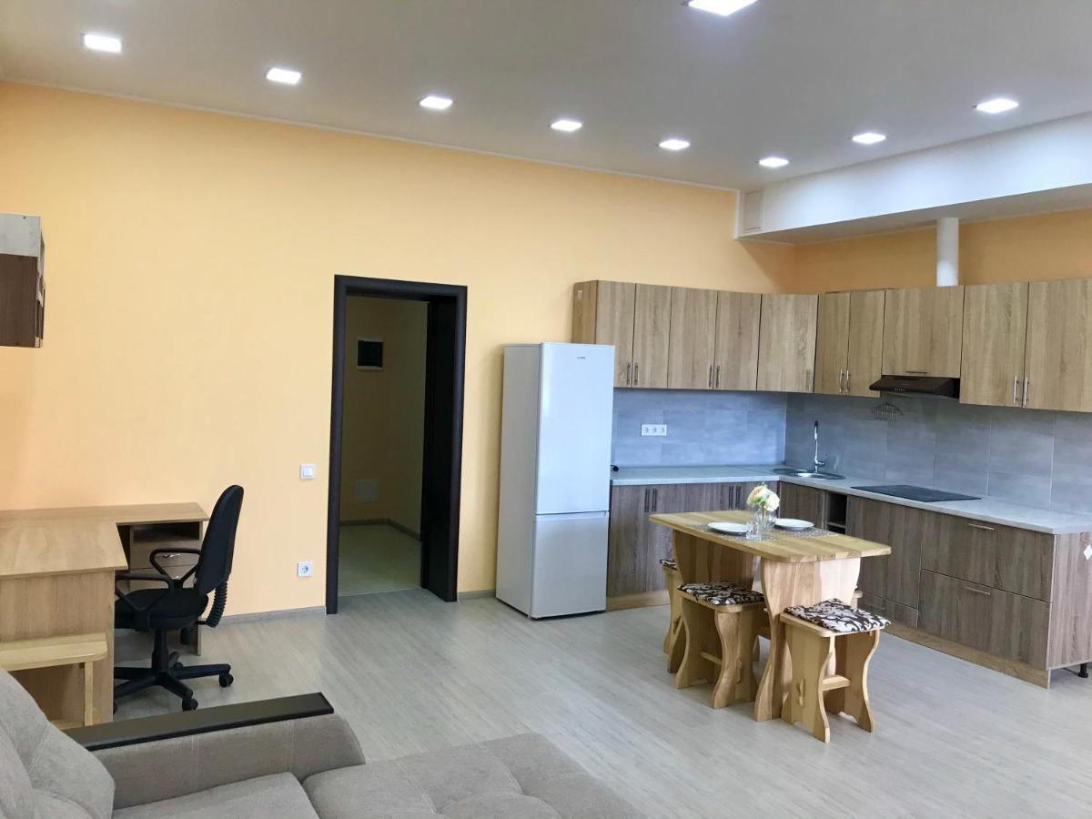 Абсолютно Новая Квартира-Студия В Жк Барский Zarvantsy Ngoại thất bức ảnh