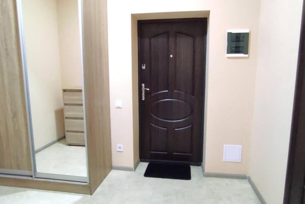 Абсолютно Новая Квартира-Студия В Жк Барский Zarvantsy Ngoại thất bức ảnh
